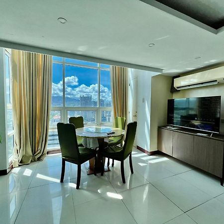 2 Bedroom Condo Unit With City And Mountain View Cebu Exterior photo