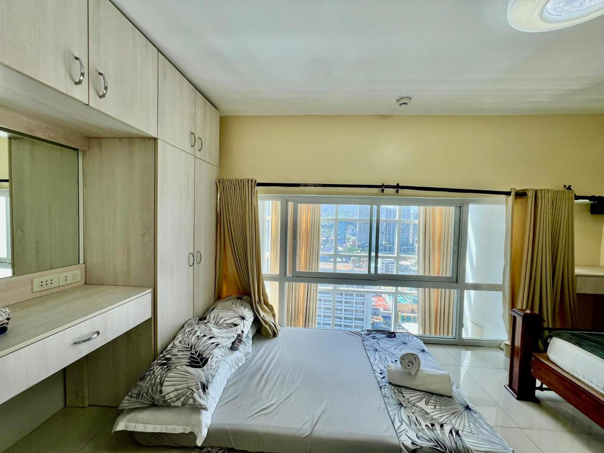 2 Bedroom Condo Unit With City And Mountain View Cebu Exterior photo